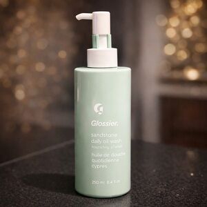 Glossier Sandstone Daily Oil Wash
